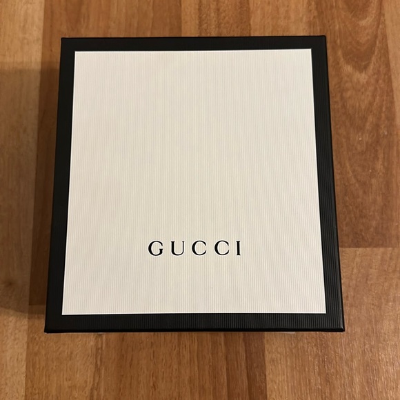 Gucci Kids Logo Sneakers Brand new in box size 24 - Picture 5 of 8